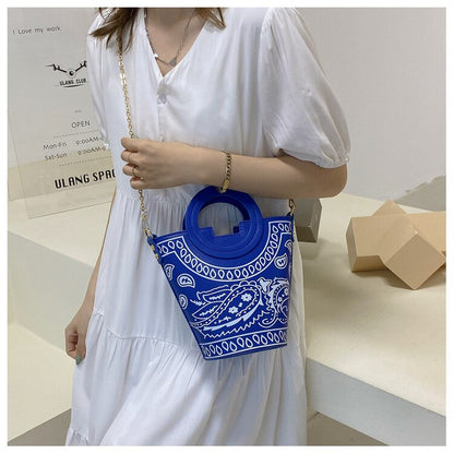 Boutique-Empfehlung 2021 Sommer neuer Stil bedruckte tragbare One-Shoulder-Eimertasche personalisierte Kette diagonale Damentasche